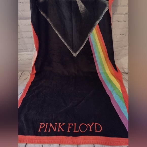 Pink Floyd Dark Side of the Moon Pillow, Blanket, & Beach Towel - Picture 6 of 6